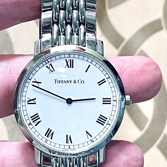 Tiffany & Co. Unisex Watch Classic Roman Numeral Design. Needs new battery. - Picture 4 of 12